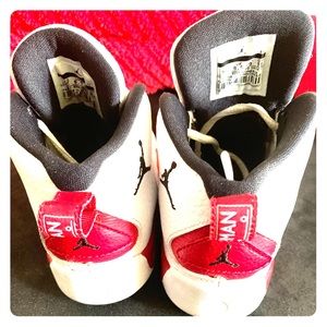 Red and white toddler Jordan jumpman